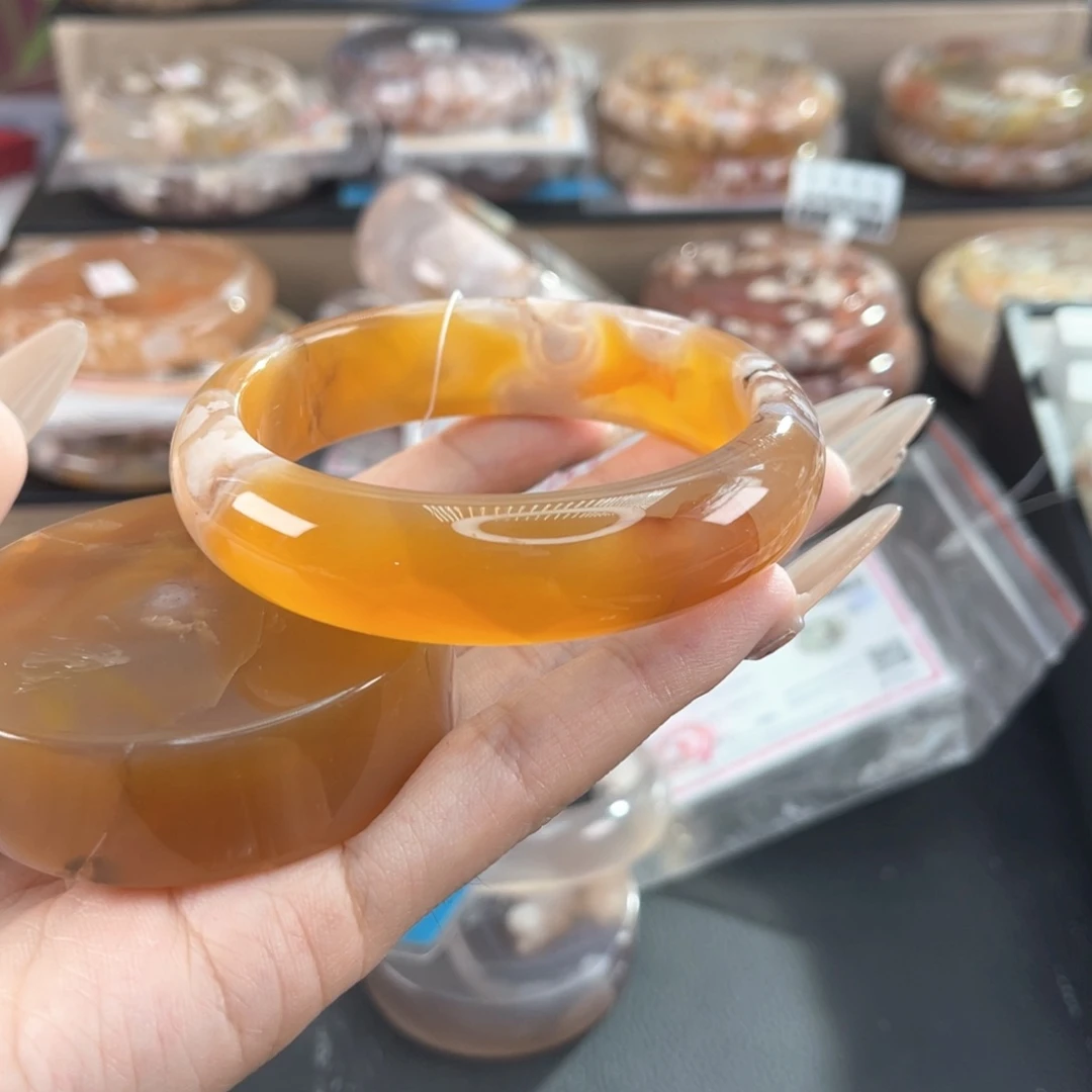 未镶嵌手镯石英质玉59
