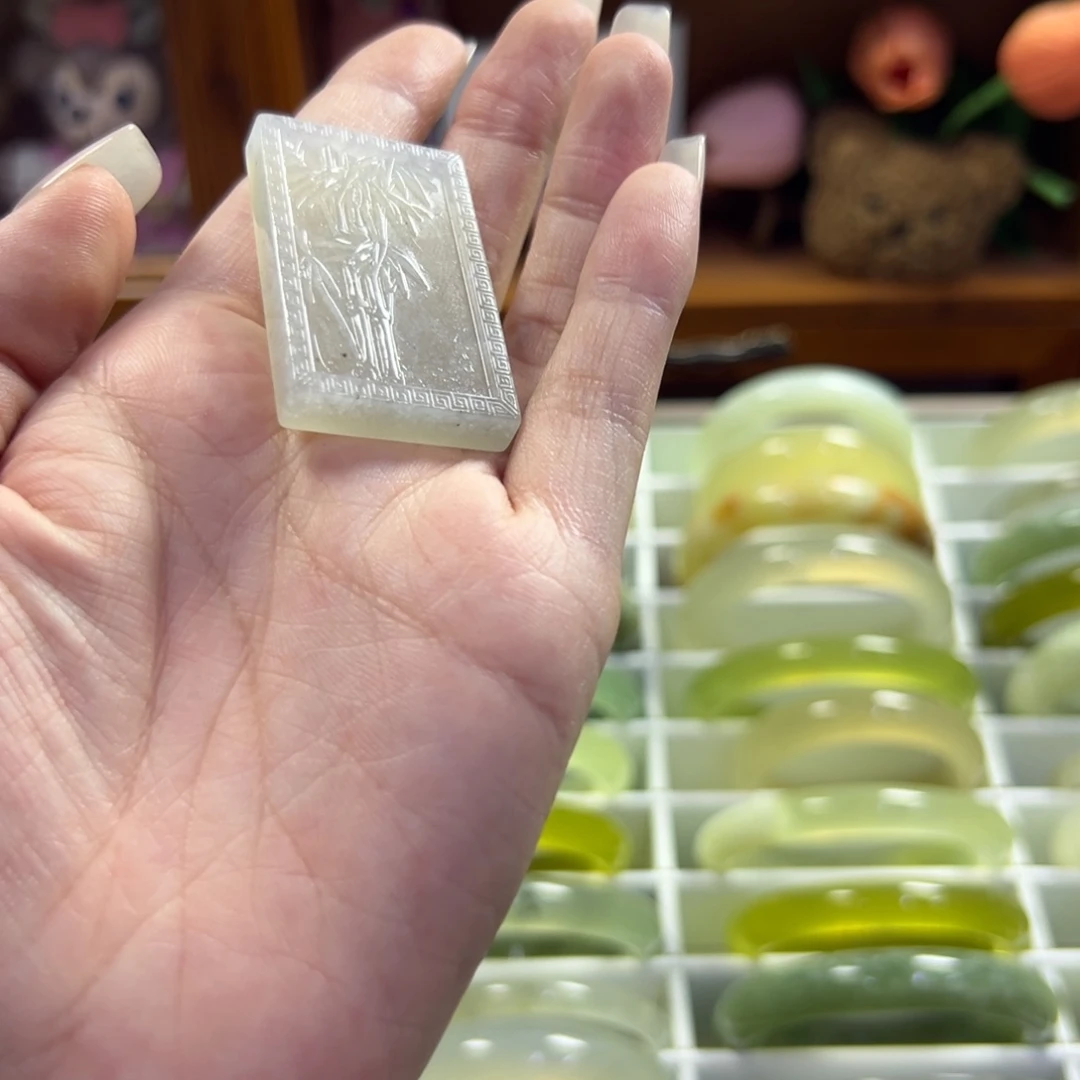 蛇纹石玉未镶嵌手镯605