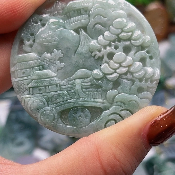 翡翠未镶嵌颈饰挂件