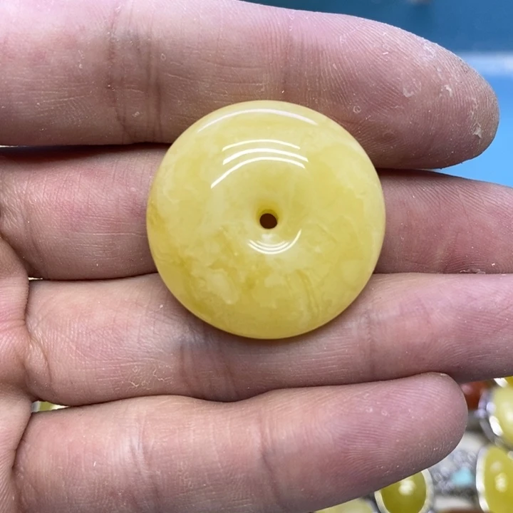 蜜蜡裸石未镶嵌吊坠