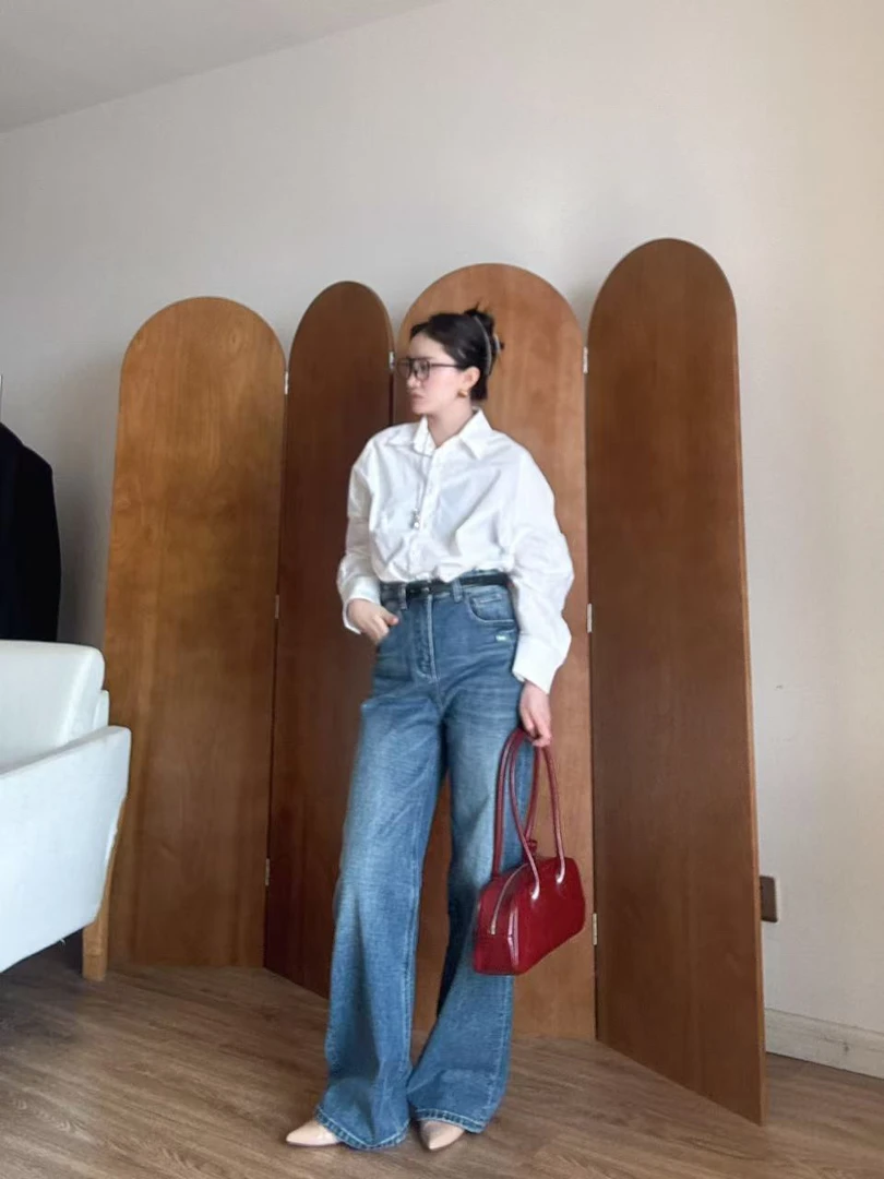 设计感翻领白色百搭衬衫