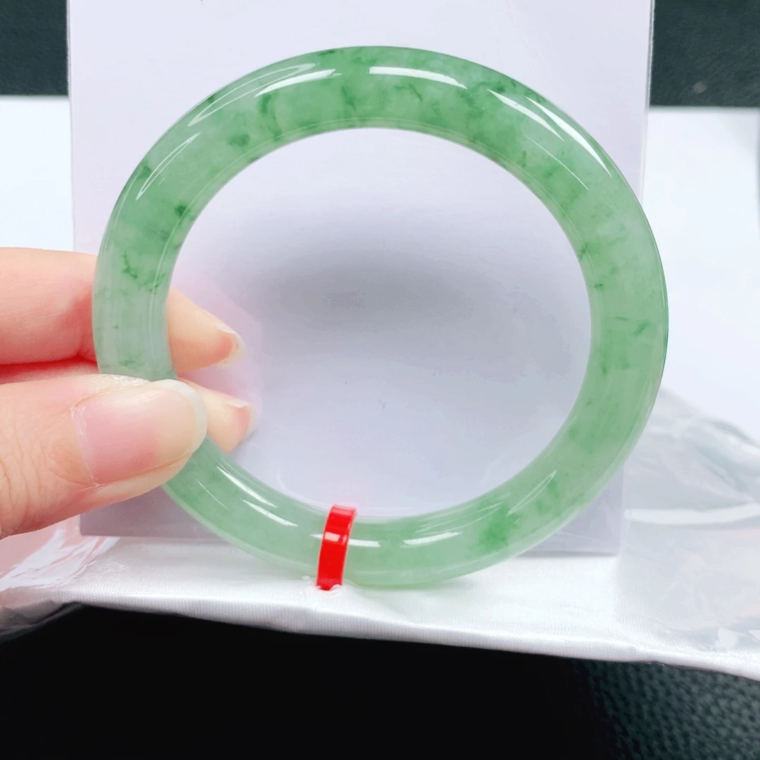 翡翠未镶嵌手镯55圈