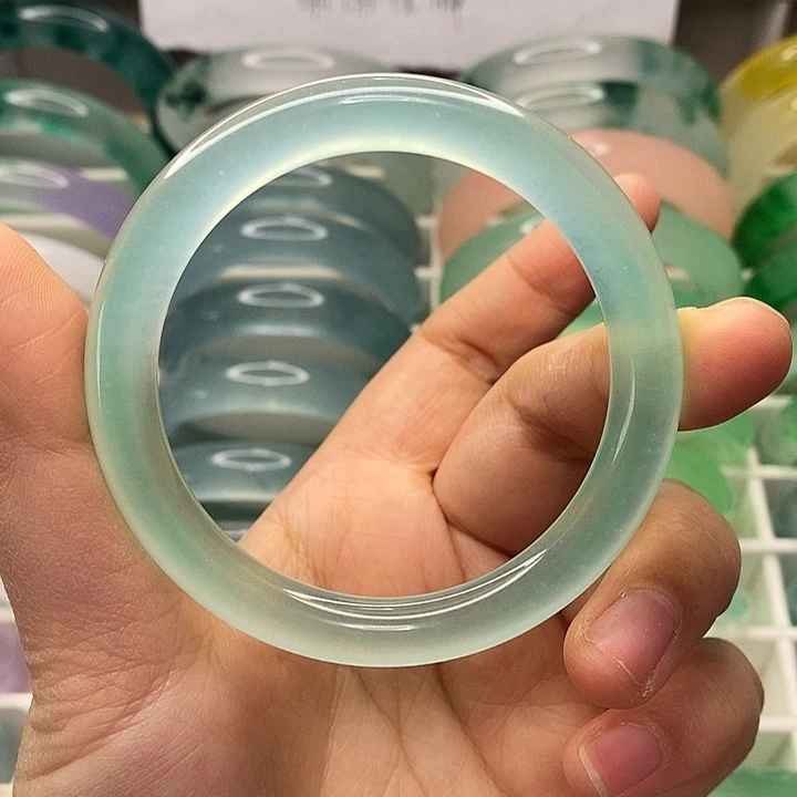 石英质玉未镶嵌手镯