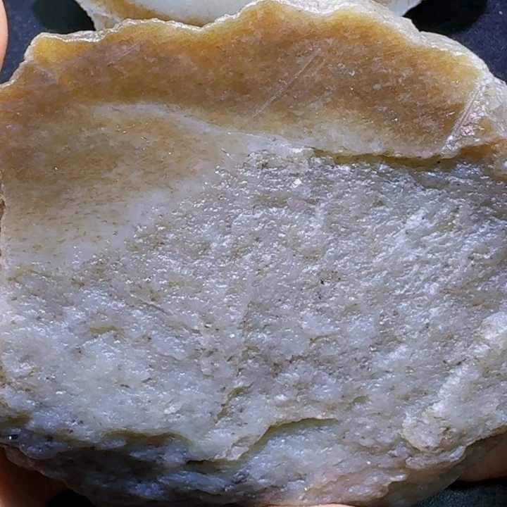 未镶嵌和田玉（糖玉）珠宝半成品