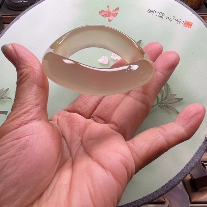 用***4玛瑙/玉髓未镶嵌手镯