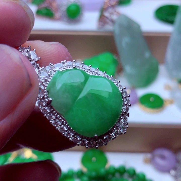 翡翠未镶嵌吊坠(不含链)