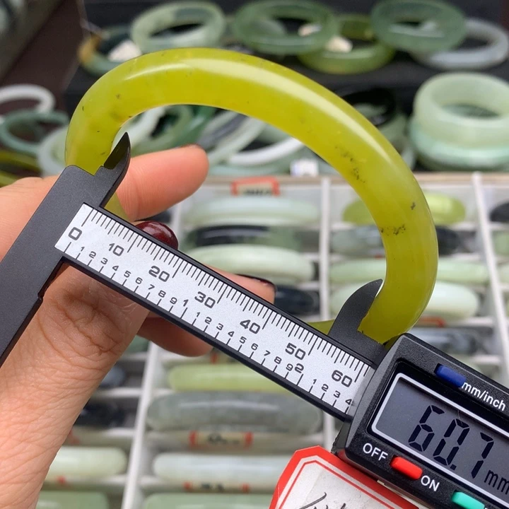 蛇纹石玉未镶嵌手镯928