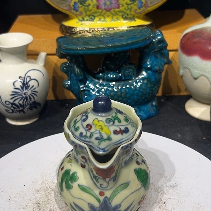 瓷片摆件等各种工具进行