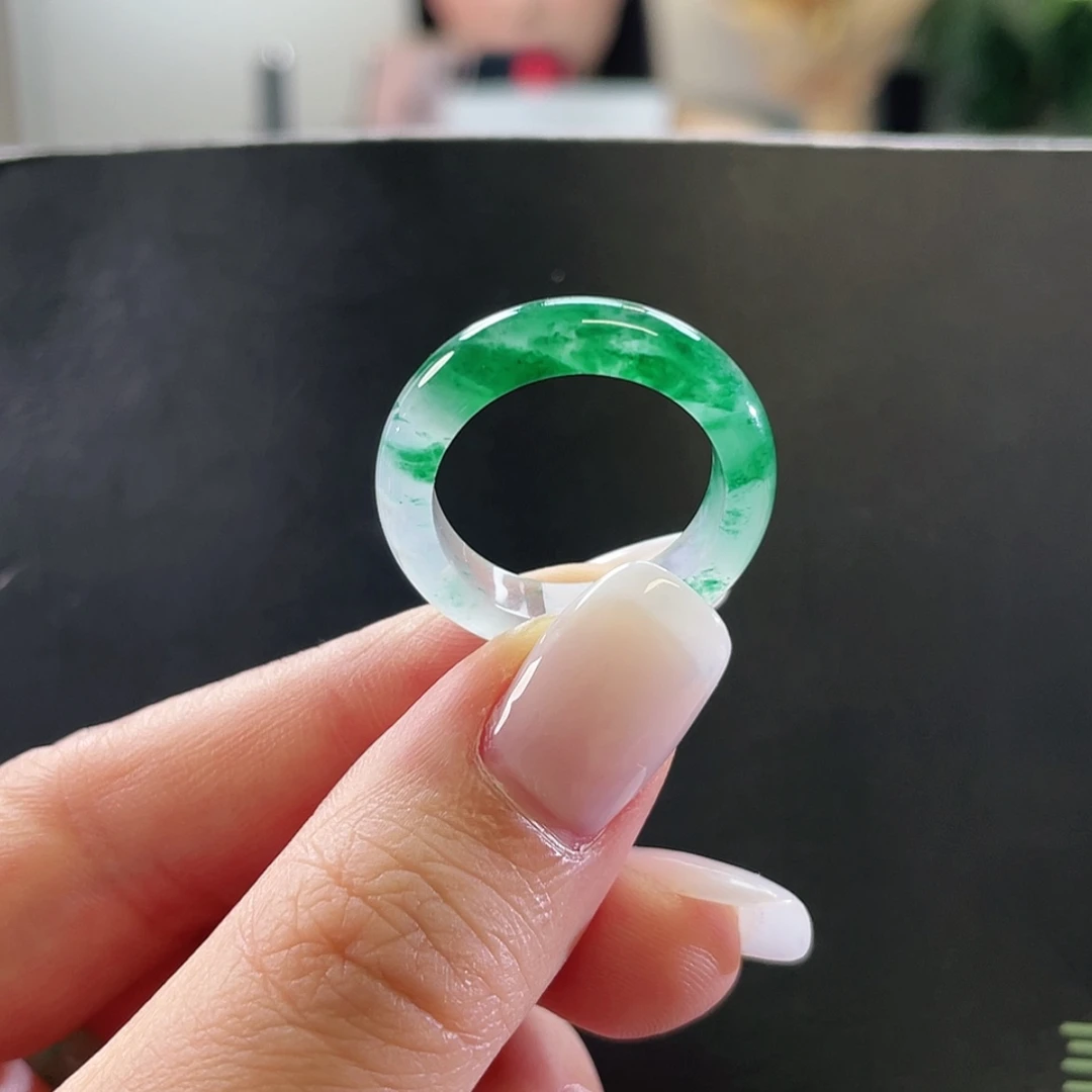 【闪购商品】未镶嵌石英质玉戒指