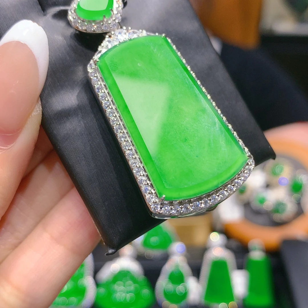 【闪购商品】颈饰银S925镶嵌翡翠6柒姐