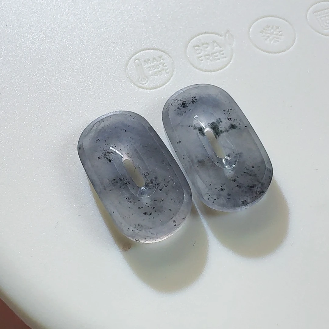 翡翠颈饰未镶嵌方扣一对