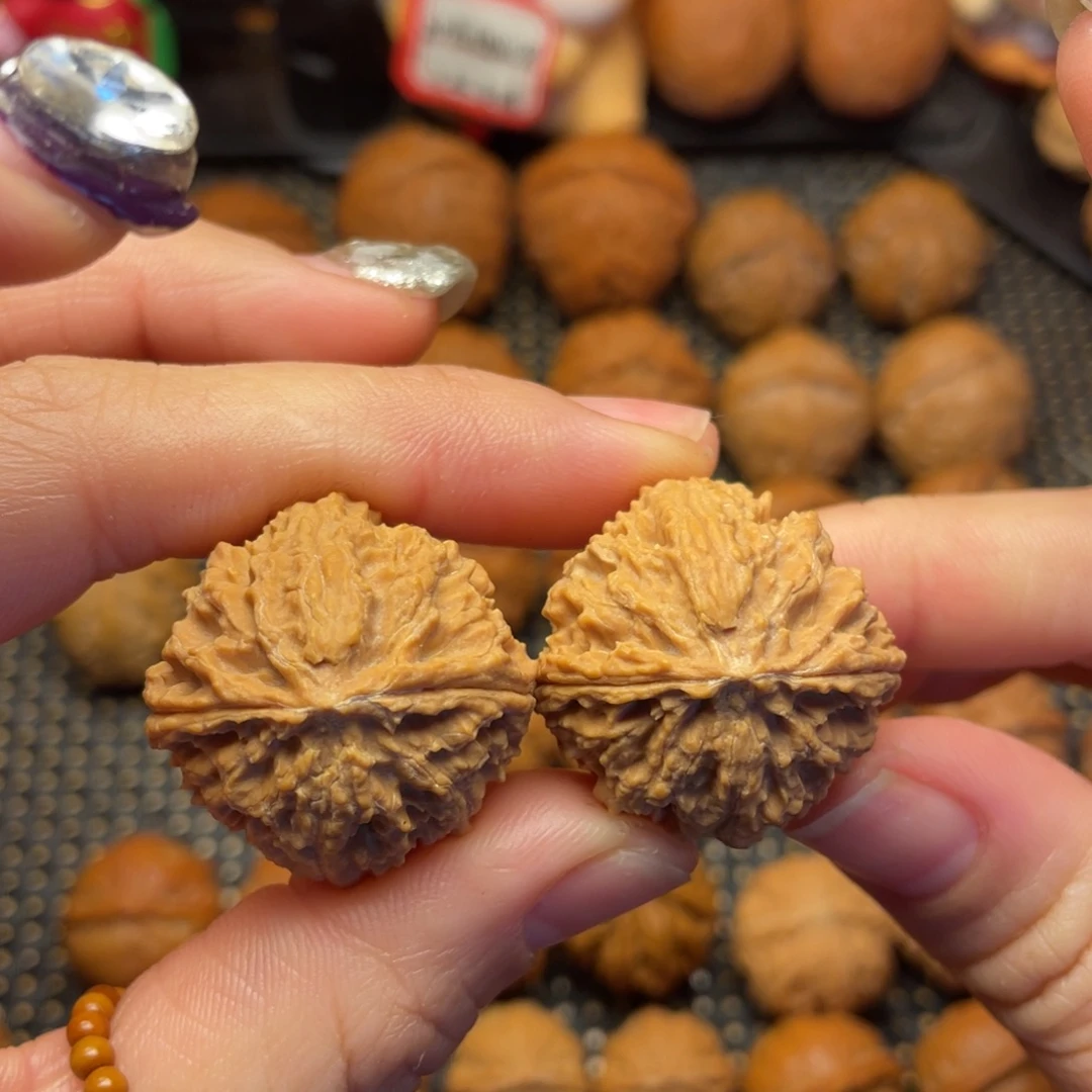 文玩核桃吊坠29尺全品闷尖狮子头80002