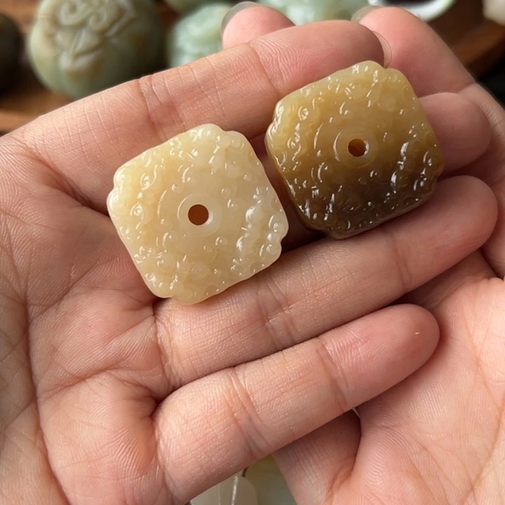 颈饰未镶嵌和田玉丹*豆