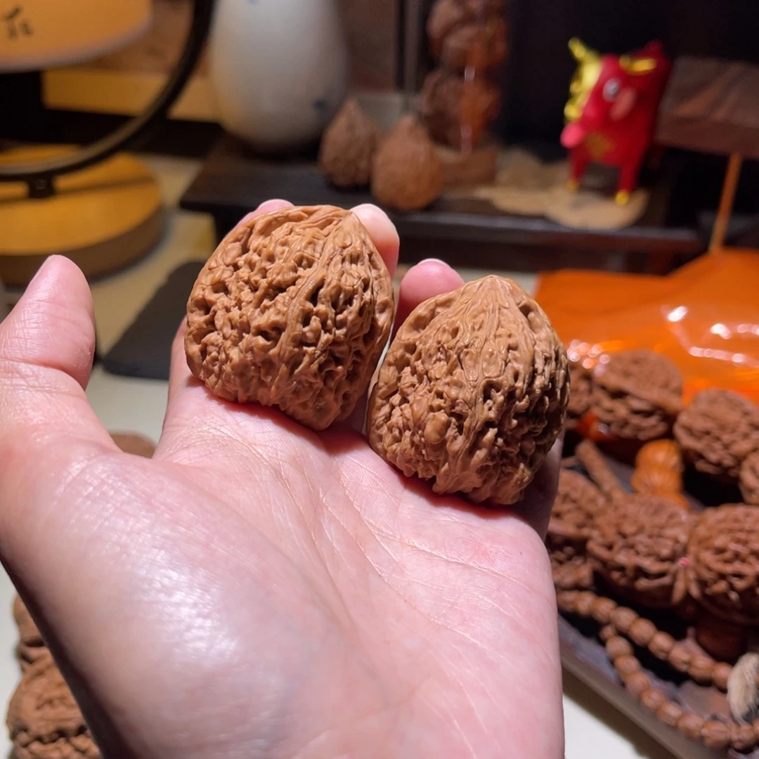 文玩核桃把件36 南疆有黄