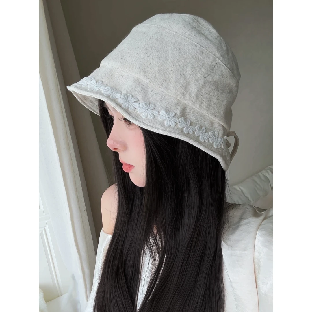新款刺绣亚麻可爱渔夫帽春夏出游海边遮阳帽子显脸百搭小盆帽白色