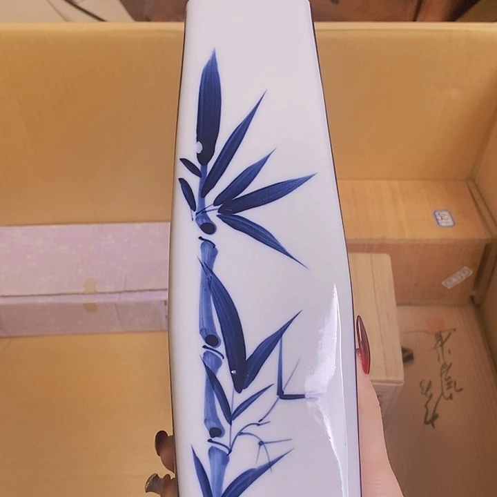 精美家用花瓶一客