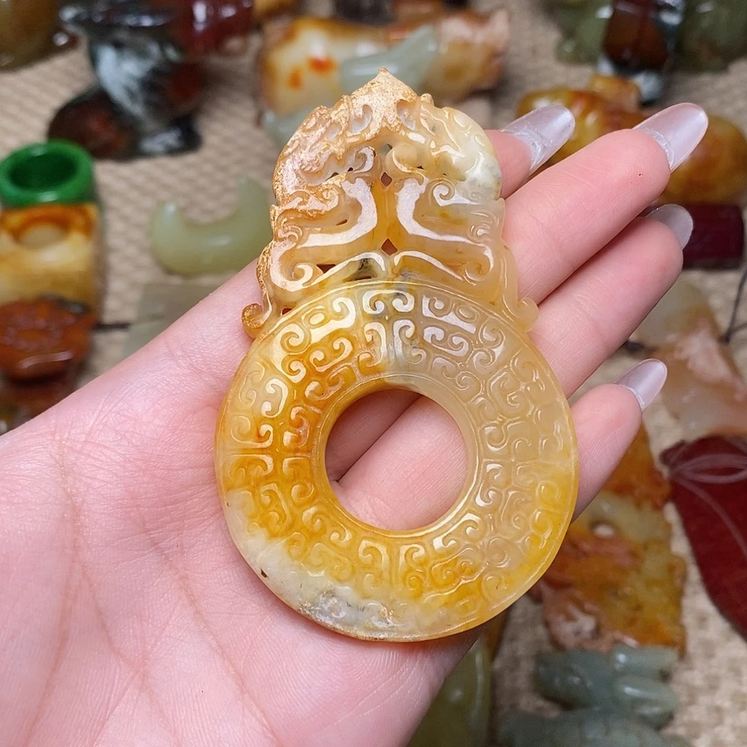 蛇纹石玉未镶嵌颈饰