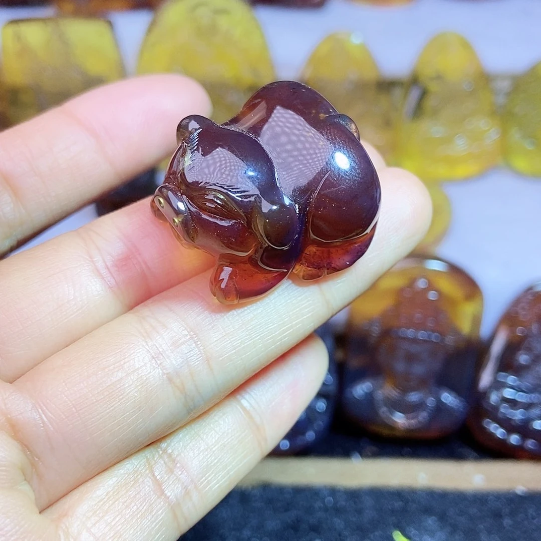 琥珀颈饰未镶嵌猪