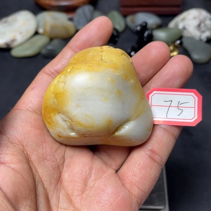 颈饰未镶嵌和田玉75