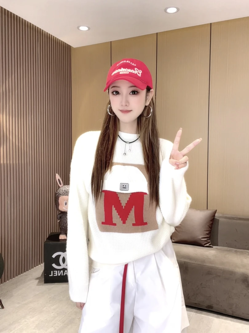 LL932 圆领套头2025秋季新款少女风印花设计感撞色显瘦穿搭上衣