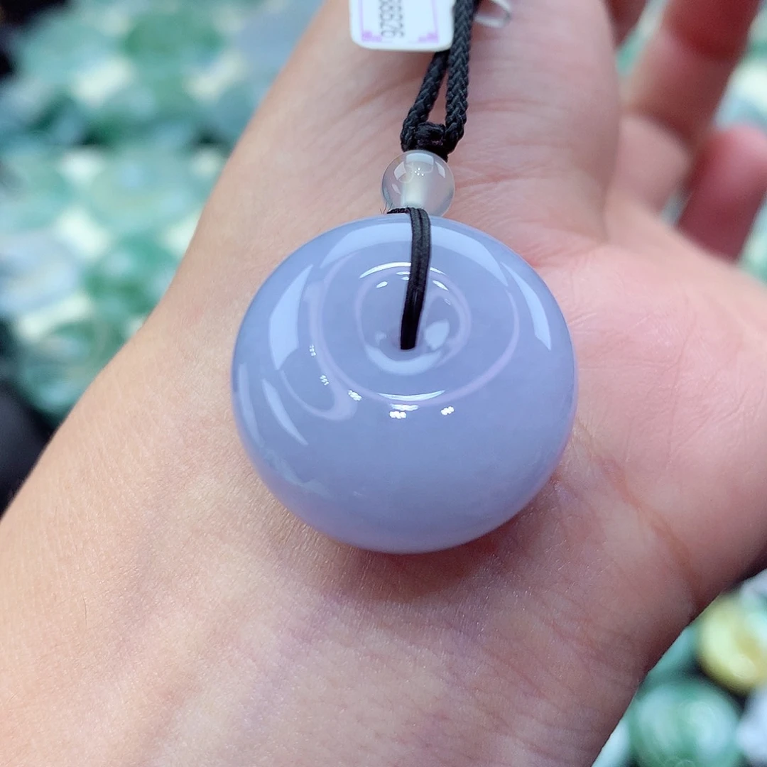 翡翠未镶嵌颈饰编号2。尺寸22.1-14.8