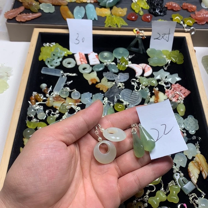 蛇纹石玉耳钉足银镀金镶嵌魔****使