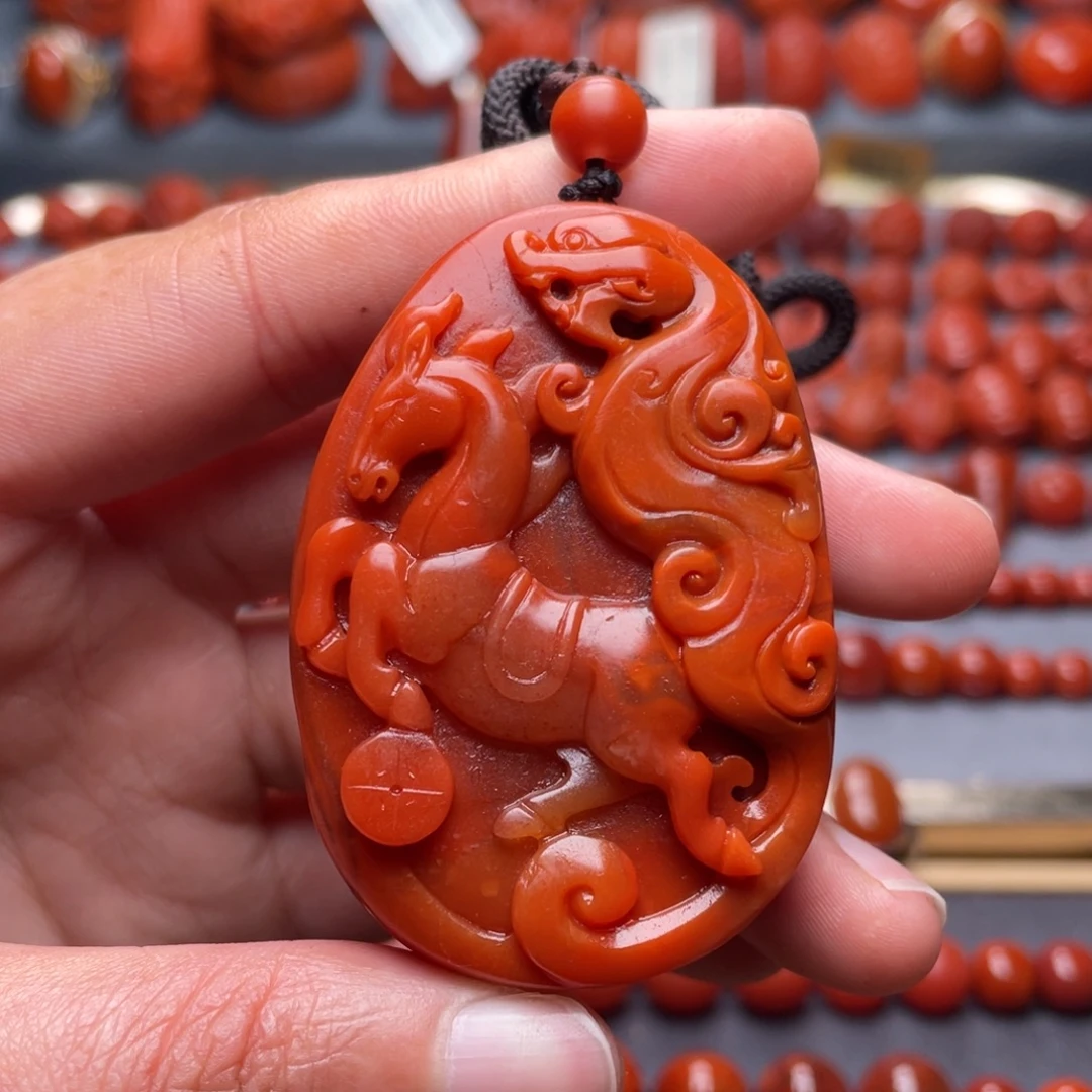 南红玛瑙未镶嵌其他W56*37*16瓦西柿子红龙马精神吊坠微瑕