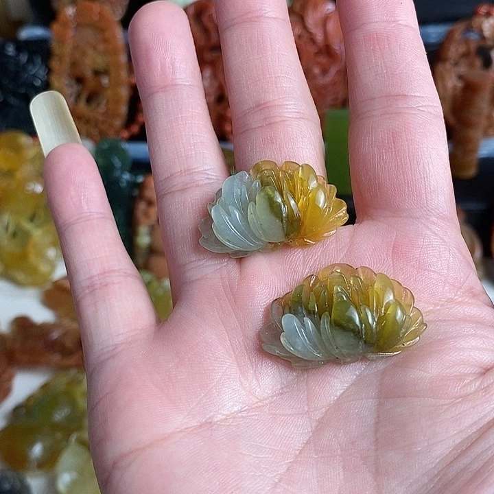 未镶嵌蛇纹石玉颈饰