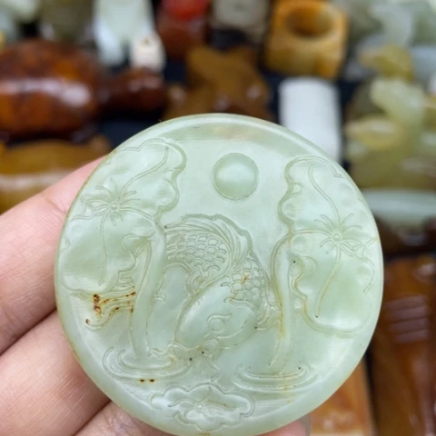 未镶嵌蛇纹石玉颈饰82