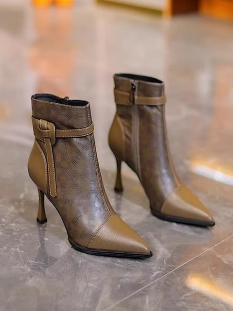 复古气质靴子女2025年春秋季新款尖头细跟高跟鞋网红时尚百搭短靴