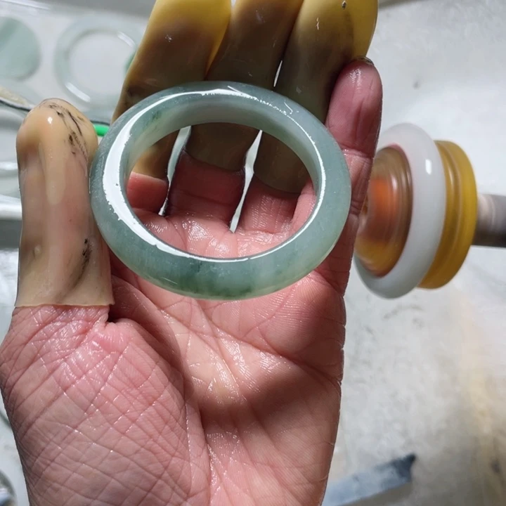 石英质玉手镯未镶嵌猫**?定制