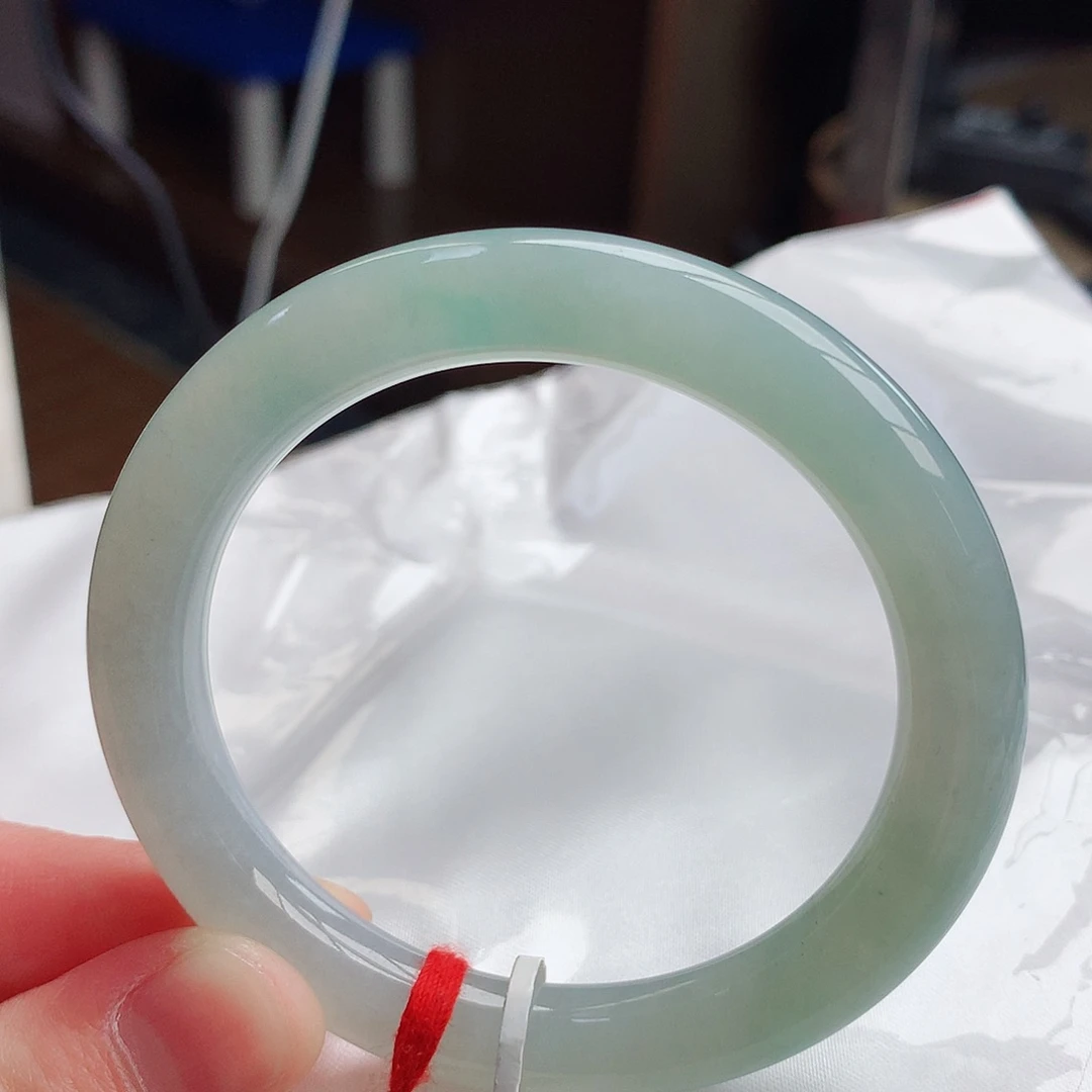 翡翠手镯未镶嵌天然翡翠A货