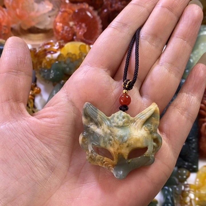 蛇纹石玉未镶嵌颈饰