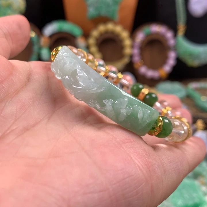 翡翠未镶嵌手链吊坠