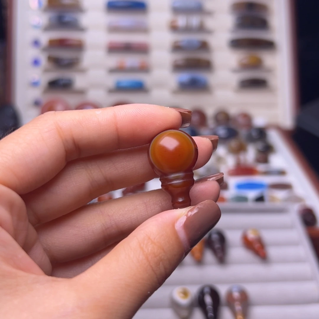 带***瑰玛瑙/玉髓未镶嵌颈饰