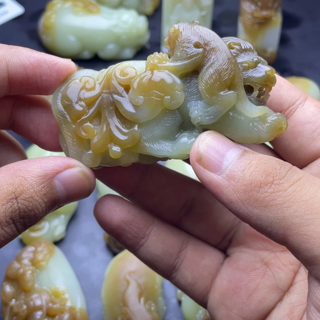和田玉（糖玉）未镶嵌颈饰