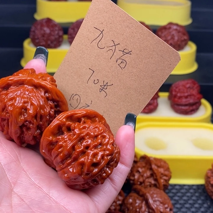 文玩核桃吊坠九*四座楼