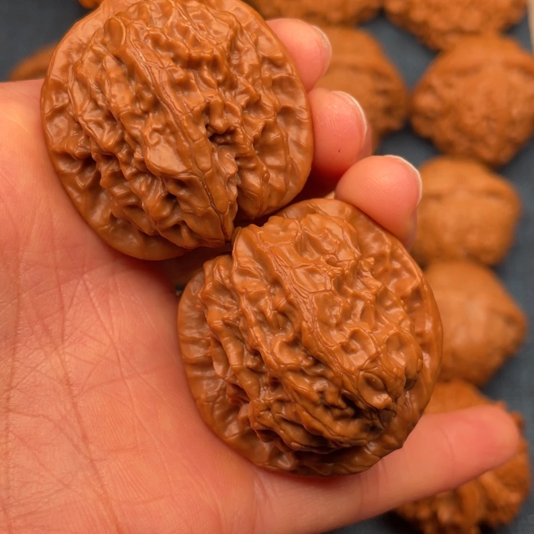 文玩核桃把件38精品老树金麒麟