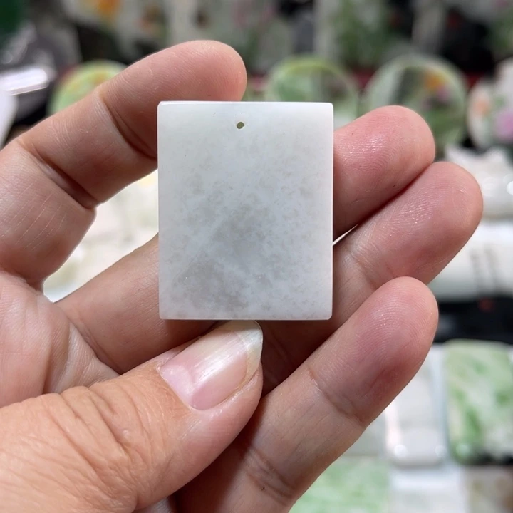 独山玉未镶嵌颈饰