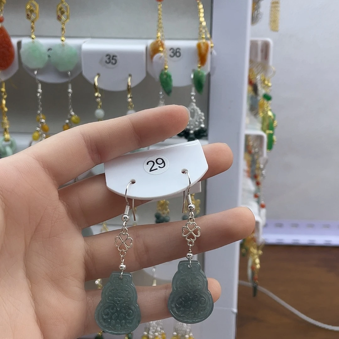 翡翠未镶嵌耳饰一物一图，以实物为准