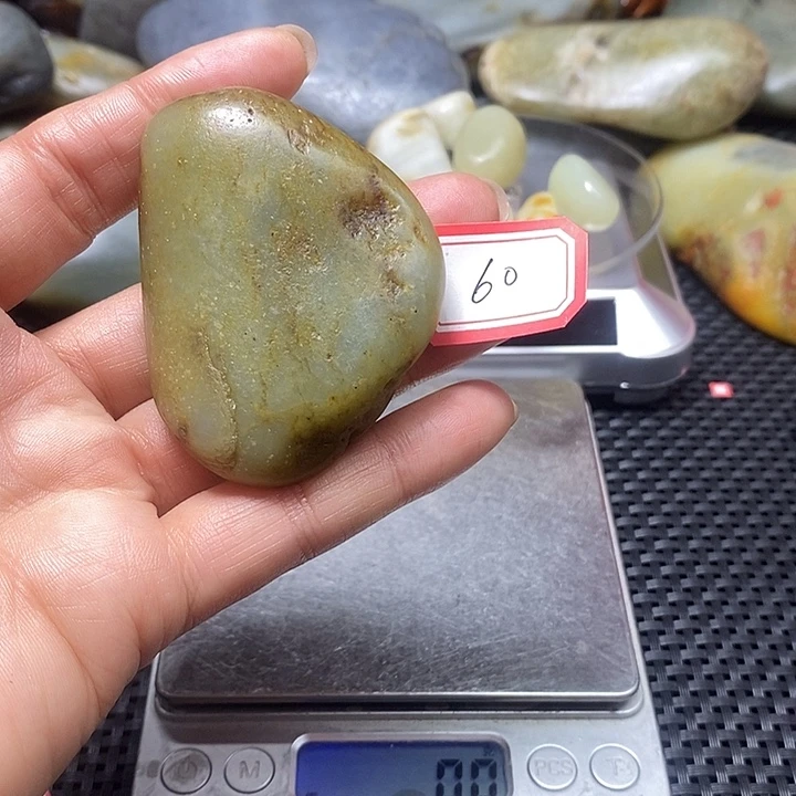 和田玉未镶嵌珠宝奇石60