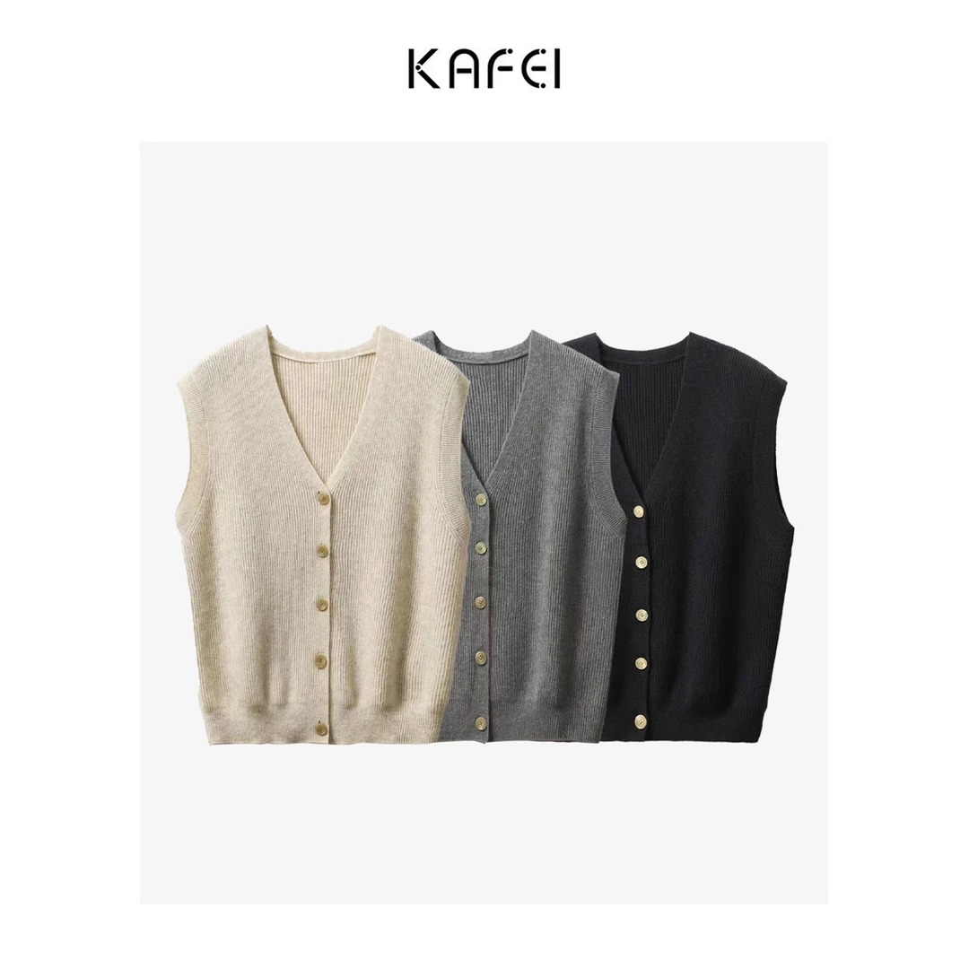 咖妃~ 【牛乳卷】V领开衫马甲 保暖叠穿文艺学院风风宽松坎肩背心