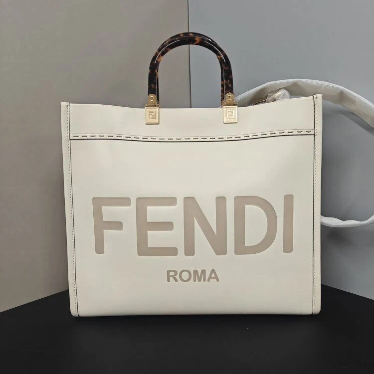 95新 FENDI/芬迪 95新/芬迪/包包/[251126NKWC]/C18375258383