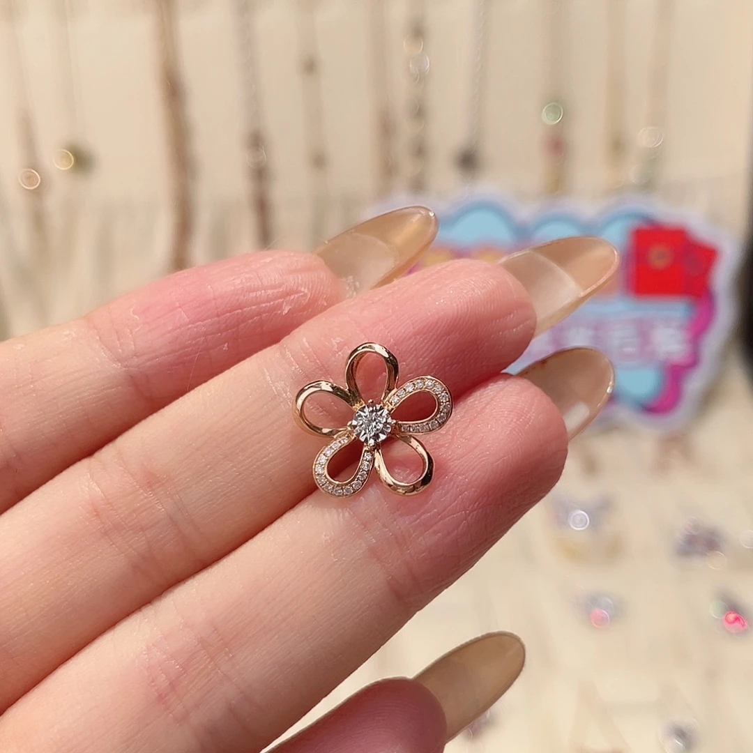 颈饰18K金镶嵌钻石