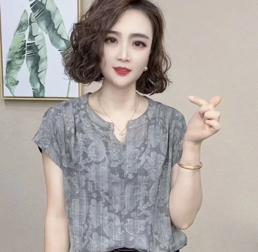 2025新款洋气百搭V领气质短袖减龄显瘦上衣