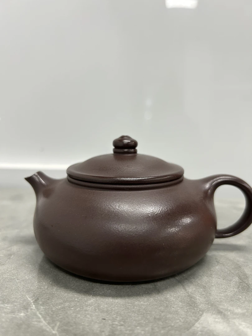 宜兴紫砂光器寒江 紫茄泥 范俊美