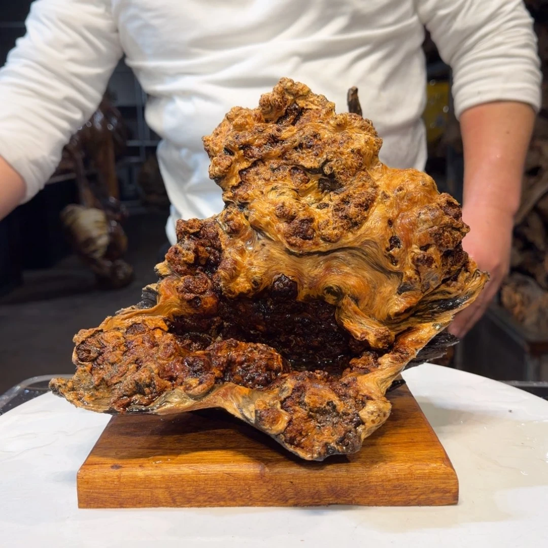 苦***野木王一刀琥珀木摆件77