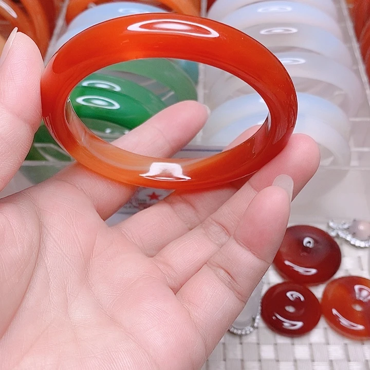 玛瑙/玉髓手镯未镶嵌