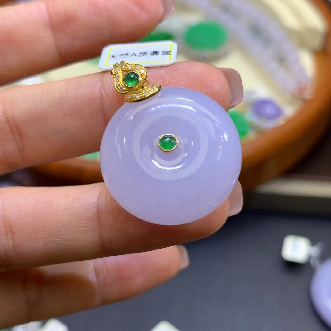 翡翠18K金镶嵌颈饰翡翠吊坠