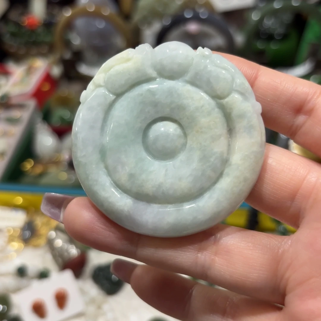 翡翠未镶嵌颈饰默认微瑕 介意勿拍